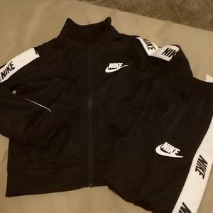 Nike 2 piece 2t